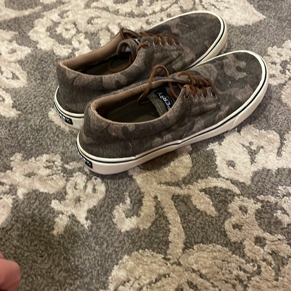 sperry camo shoes - Picture 3 of 6